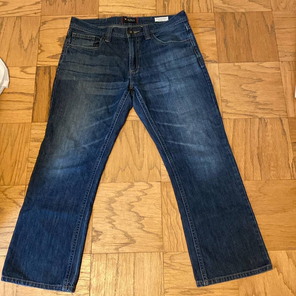 Guess mens relaxed straight jeans